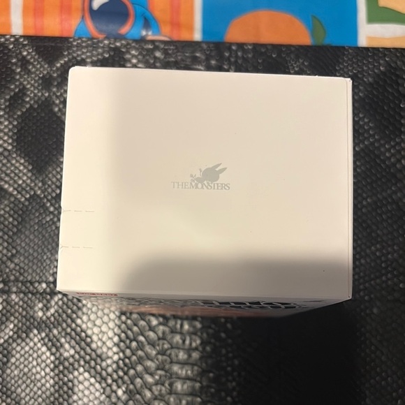 1 Labubu Blind Box-Pop Mart Big into Energy Figure- Happiness - Picture 7 of 10